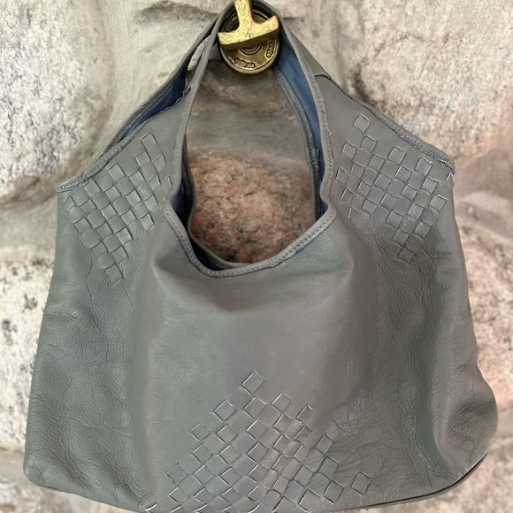 Soft and supple beautiful grey handbag - Picture 4 of 11